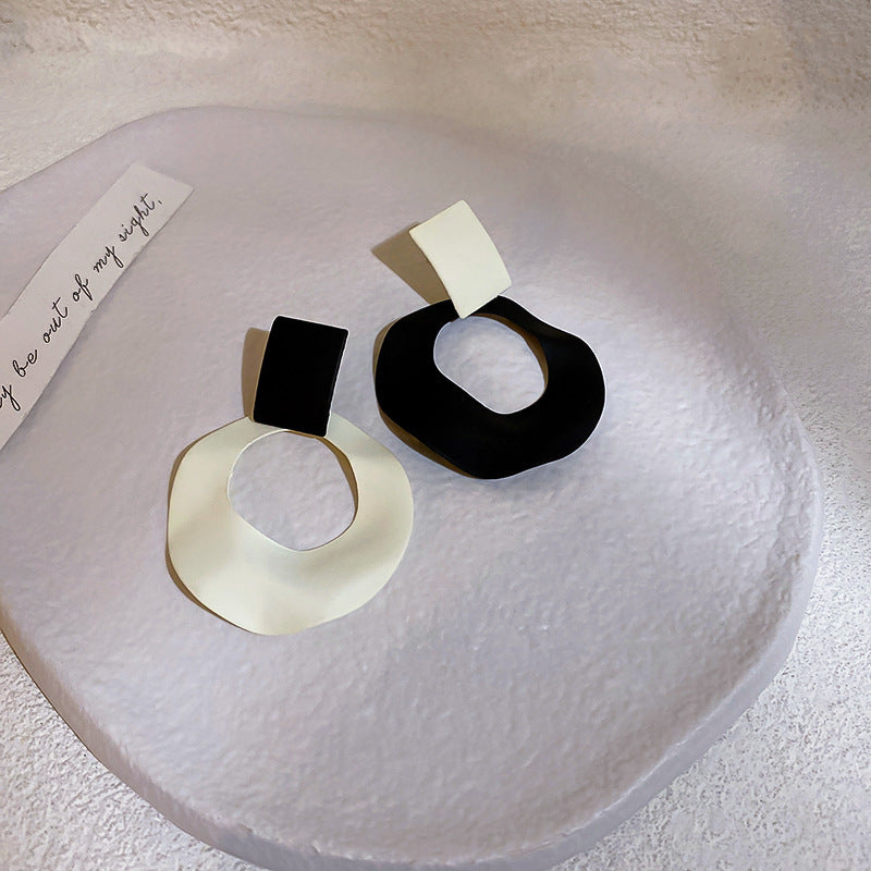 UNI-10576 - Black & White Geometric - Earring