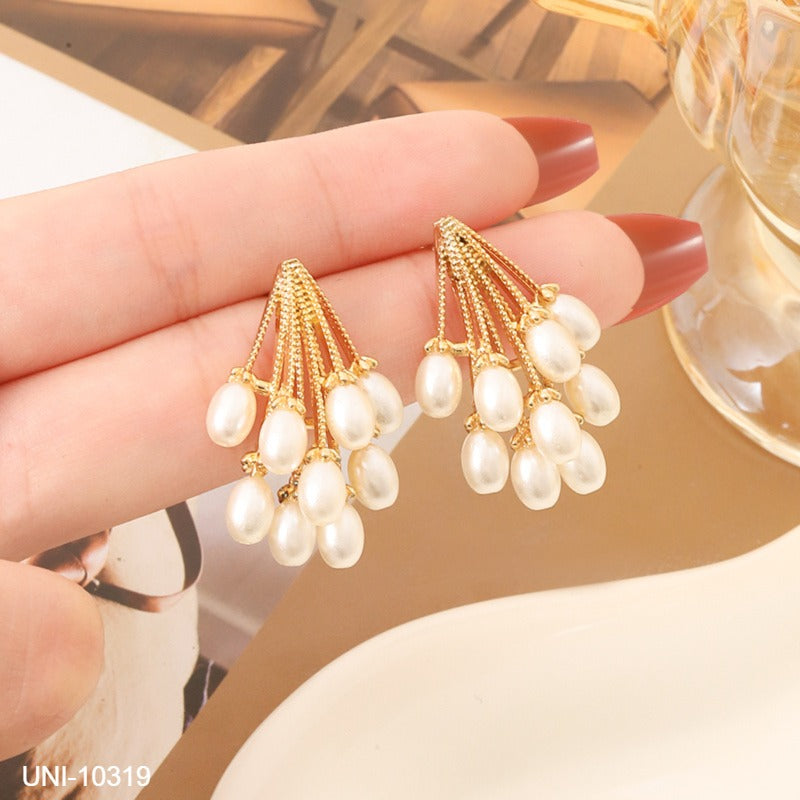 UNI-10319 - Pearls Cluster - Earring