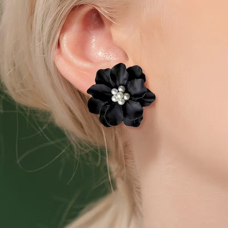 UNI-10571-6 - Black Pearly Flower - Earring
