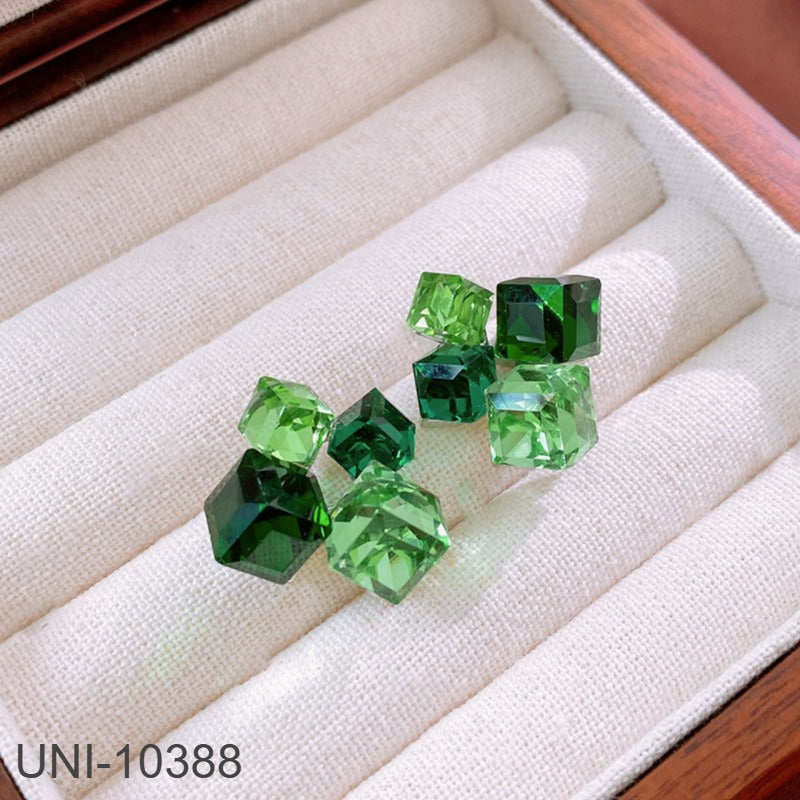 UNI-10388 - Green Crystal Diamond - Earring