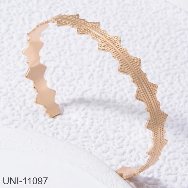 UNI-11097 - Classy Gold Bangle - Bracelet Style 2