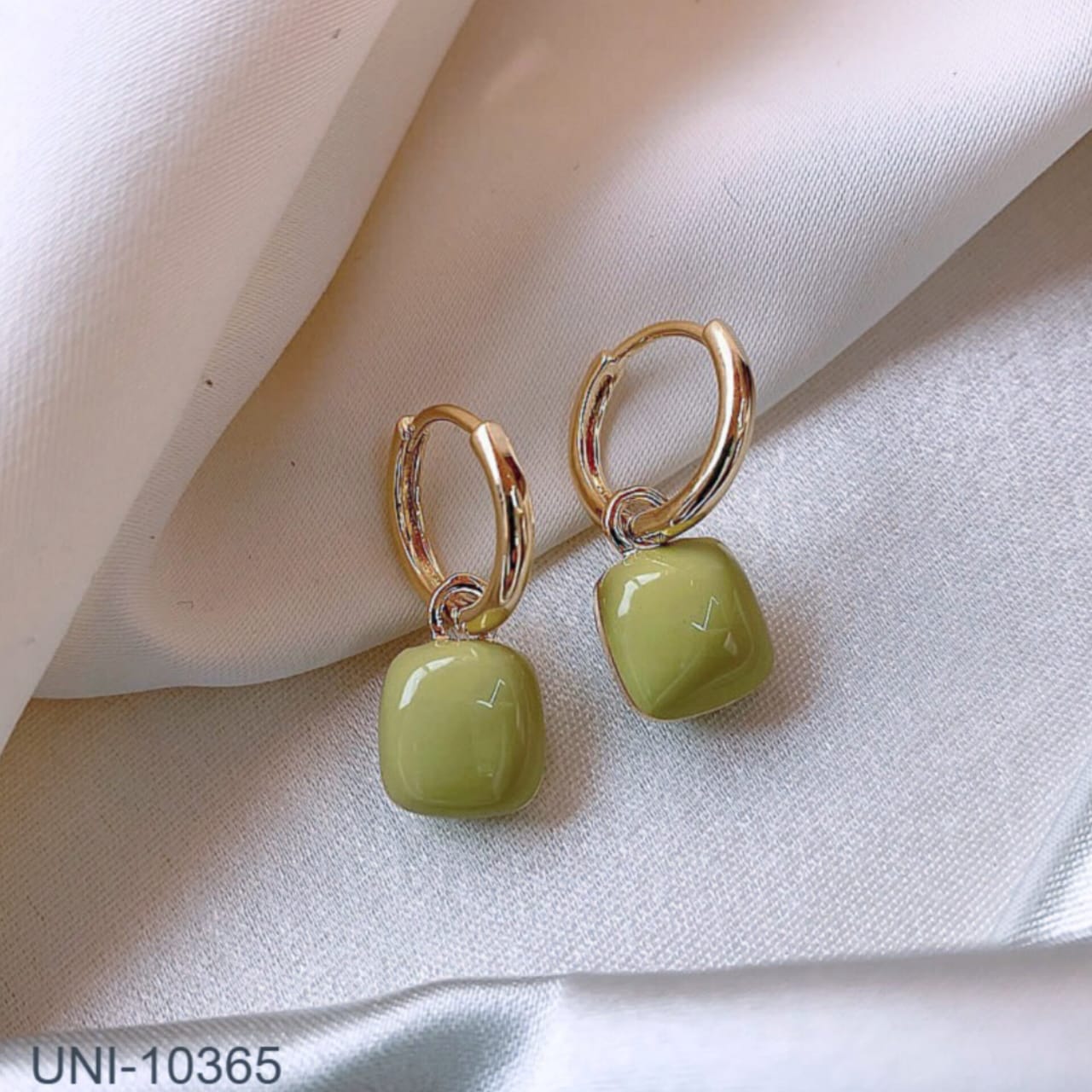 UNI-10365 - Green Circle Hoop - Earring