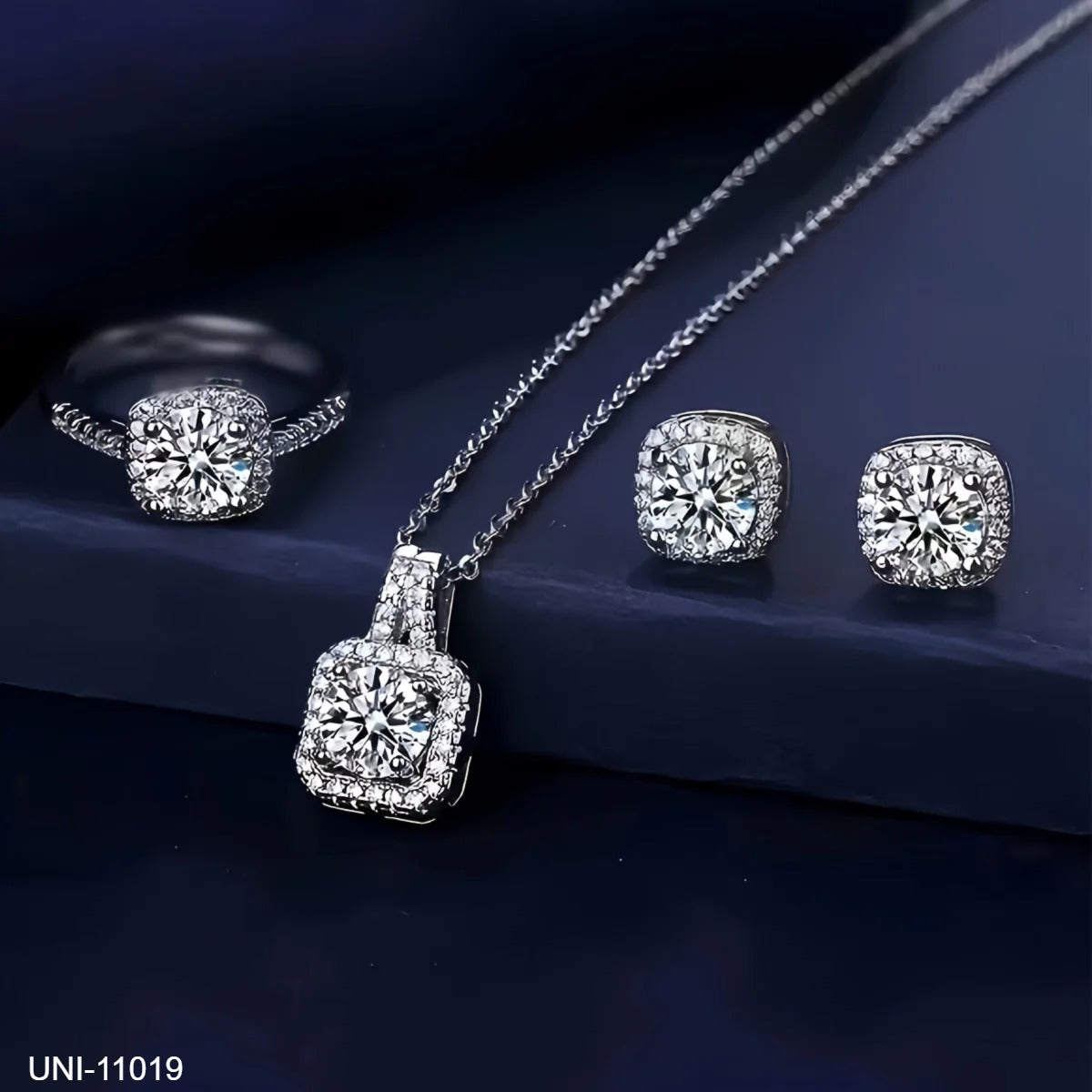 UNI-11019 - Diamonds Square Silver - Jewelry Set