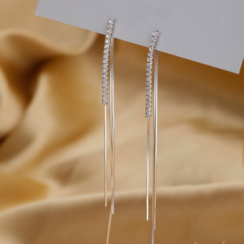 UNI-10492 - Dangling Silver - Earring