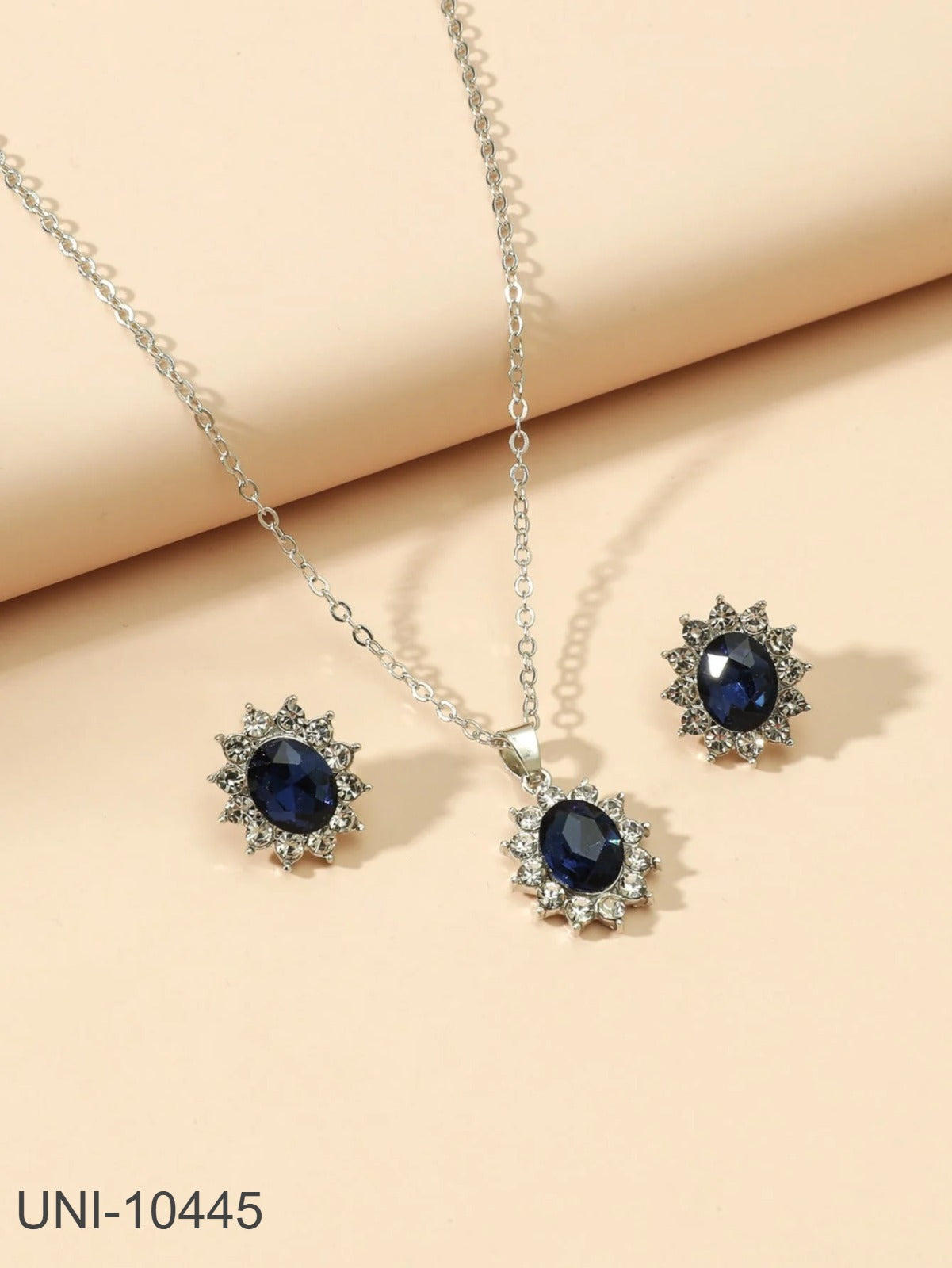 UNI-10445 - Crystal Diamond  Silver - Jewelry Set
