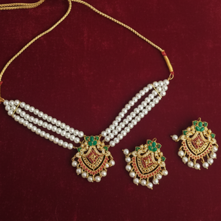 PJ-195 -  Pearl & Green Diamonds - Jewelry Set
