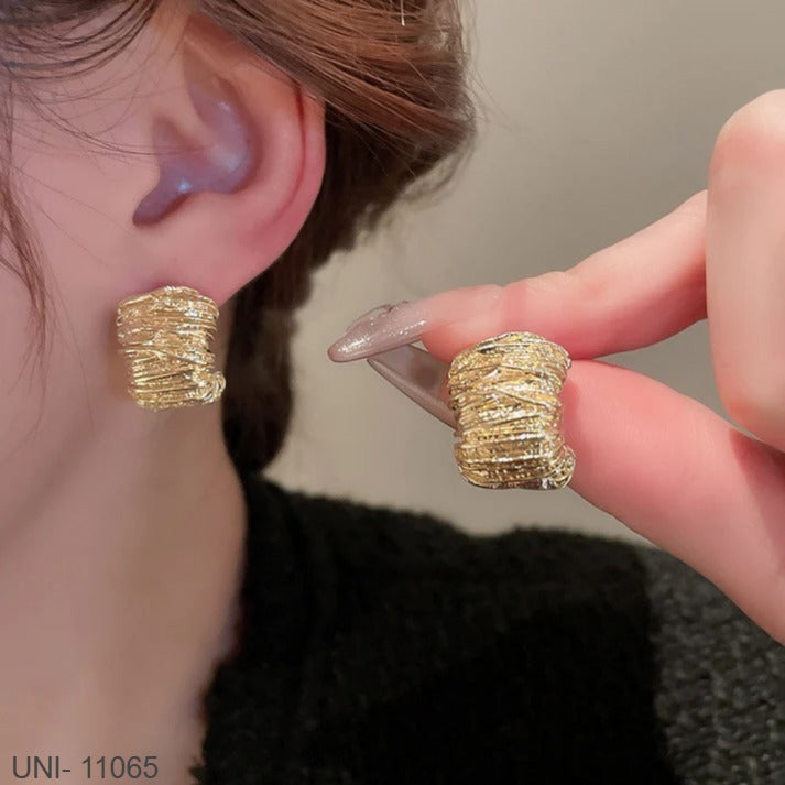 UNI- 11065  - Gold Choker - Earring
