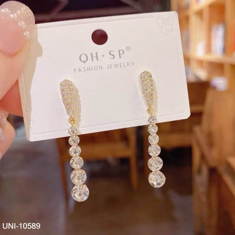 UNI-10589 - Dangling Diamond  - Earring