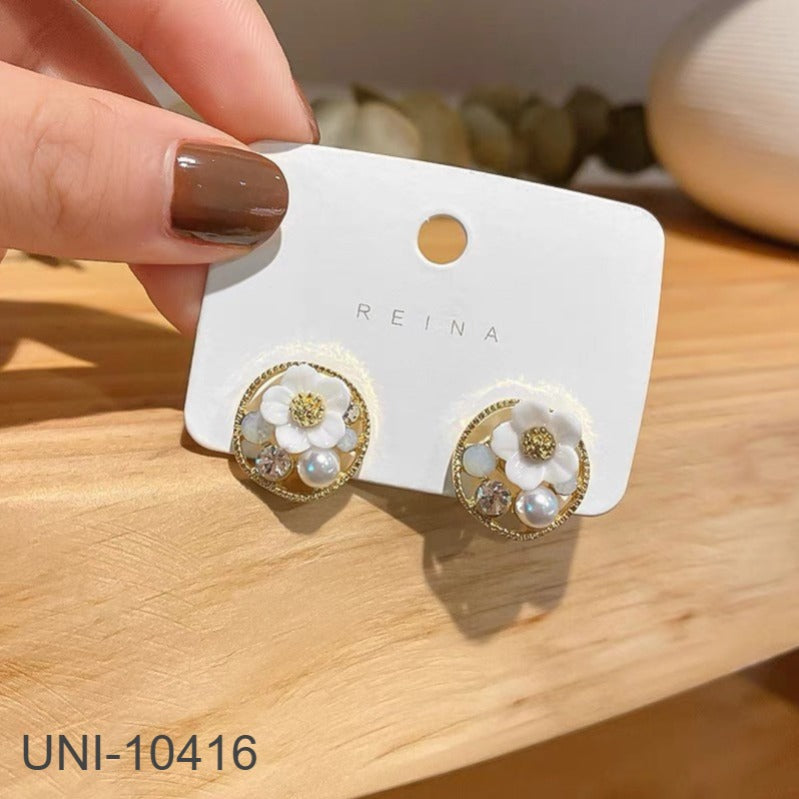 UNI-10416 - White Flower & Pearl  - Earring