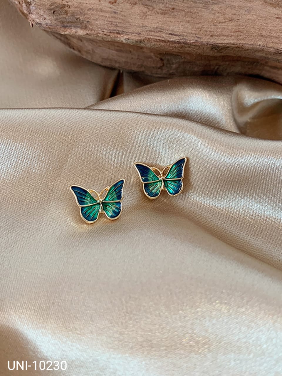 UNI-10230 - Green & Black Butterfly Gold  - Earring