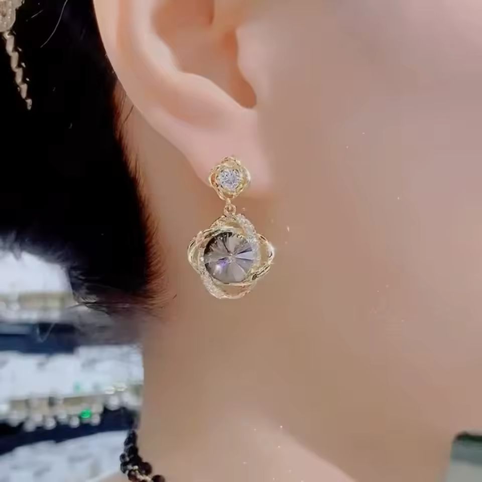 UNI-10584 -Geometric Diamond  - Earring
