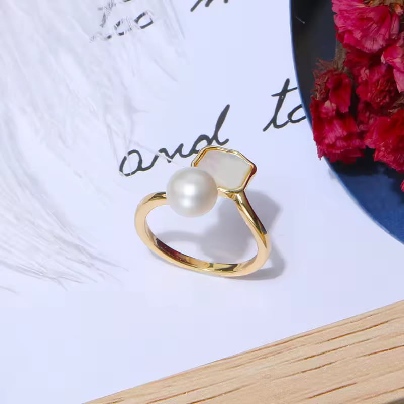 UNI-11034-1 - Pearl & Shell Gold - Ring