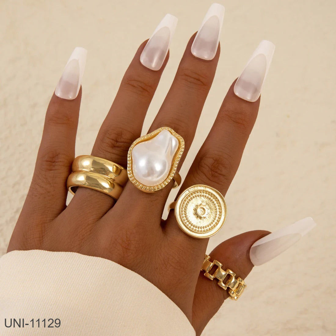 UNI-11129 - Pearl &  Gold - Ring Set Of 4