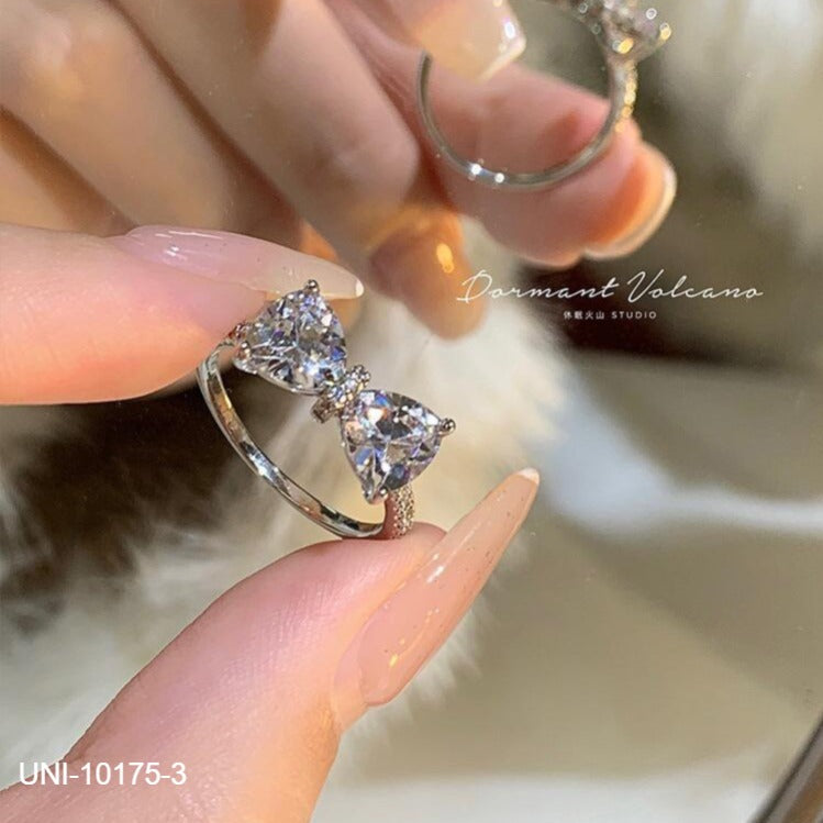 UNI-10175-3 - Blinky Diamond Bow - Ring