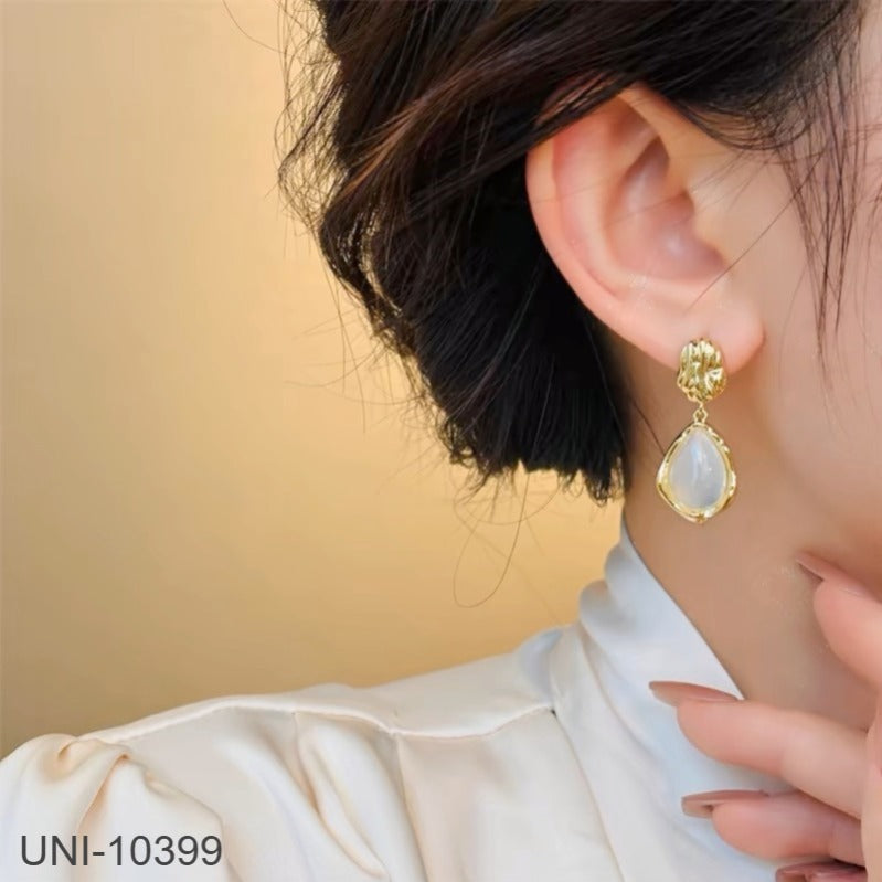 UNI-10399 - Luxury White Stone Gold  - Earring