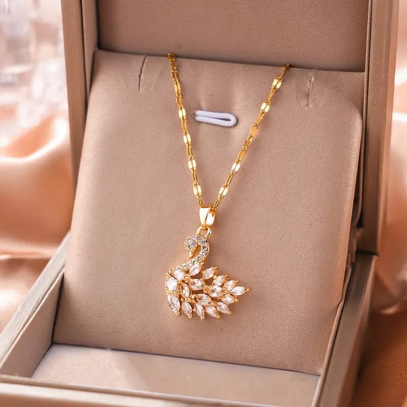 UNI-11047-1 - Luxury Diamond Swan Gold - Necklace
