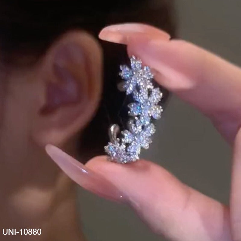 UNI-10880 - Blinky Diamond Flowers -  Ear Cuff