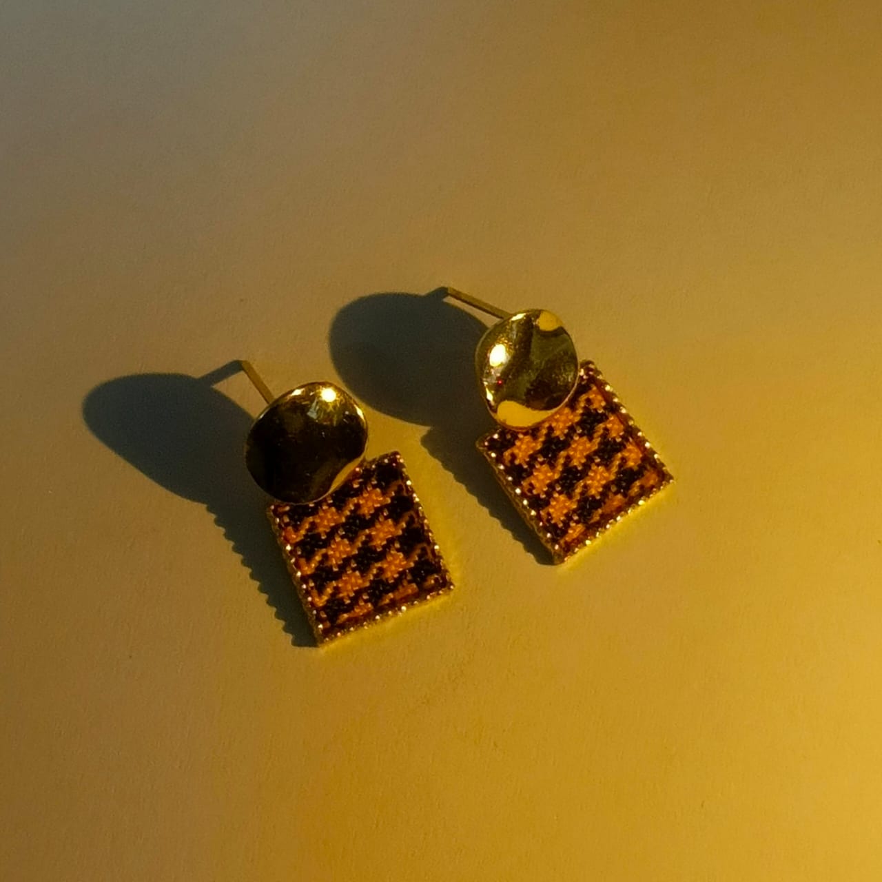UNI-10967- Checkered Gold  - Earring