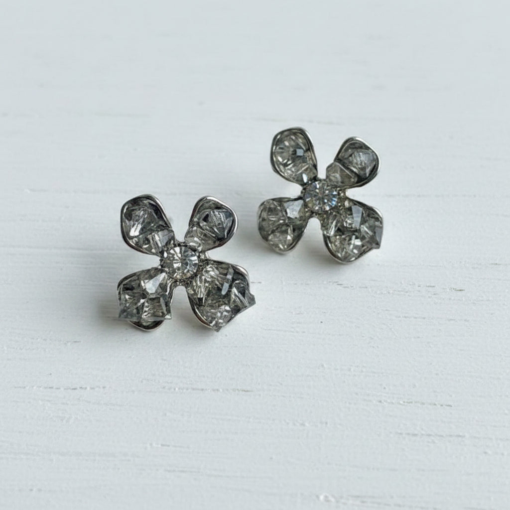 UNI-12411 - Grey Diamonds Flower - Earring