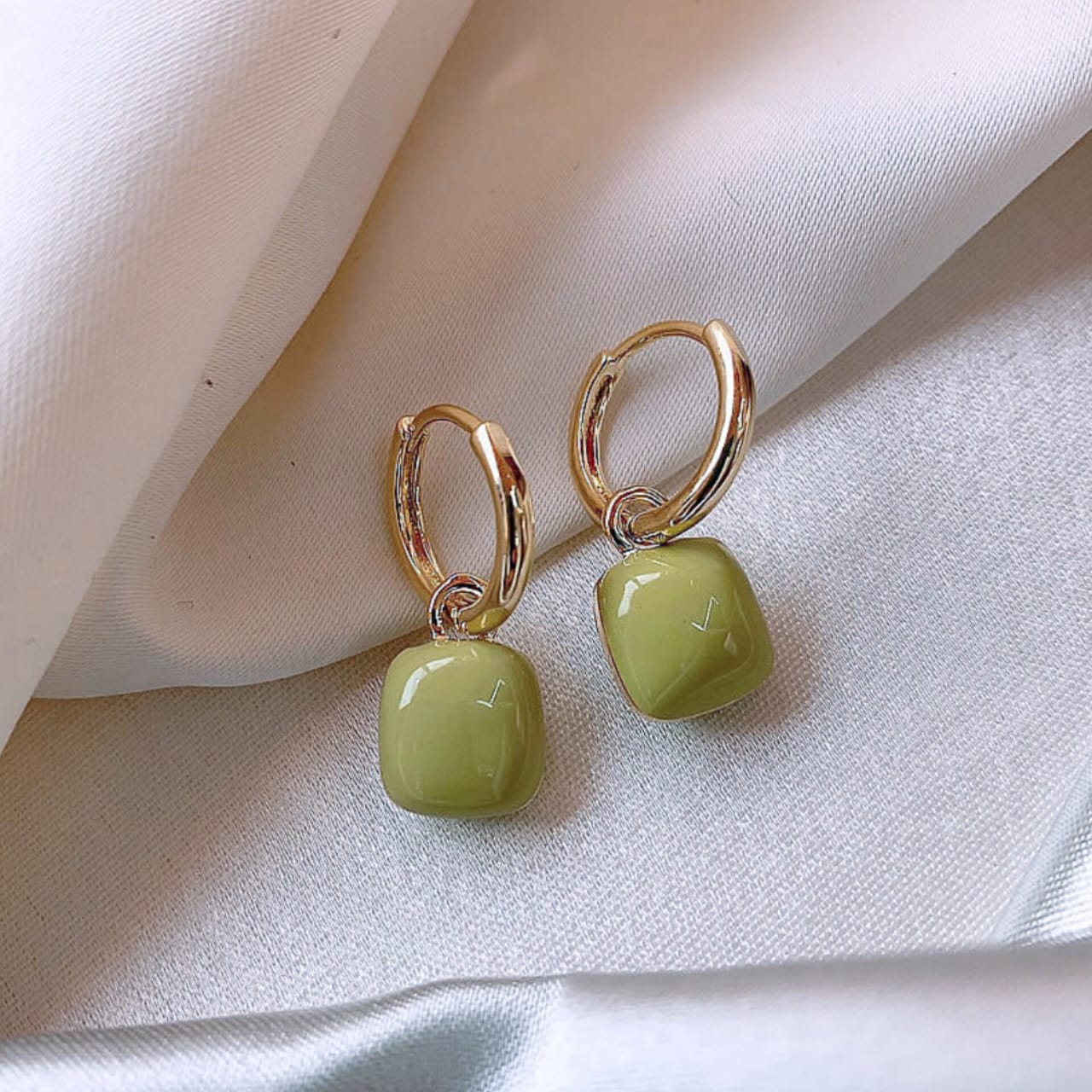 UNI-10365 - Green Circle Hoop - Earring
