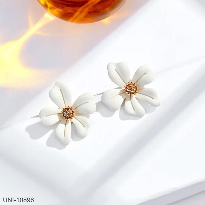 UNI-10896 - White Flower - Earring