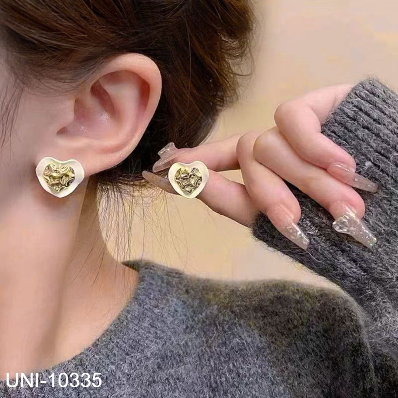 UNI-10335 - Glam Heart Round Gold - Earring