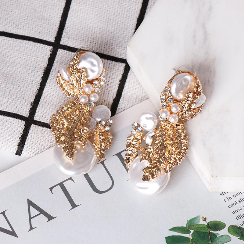 UNI-11596 - Elegant Pearly Leaf  - Earring