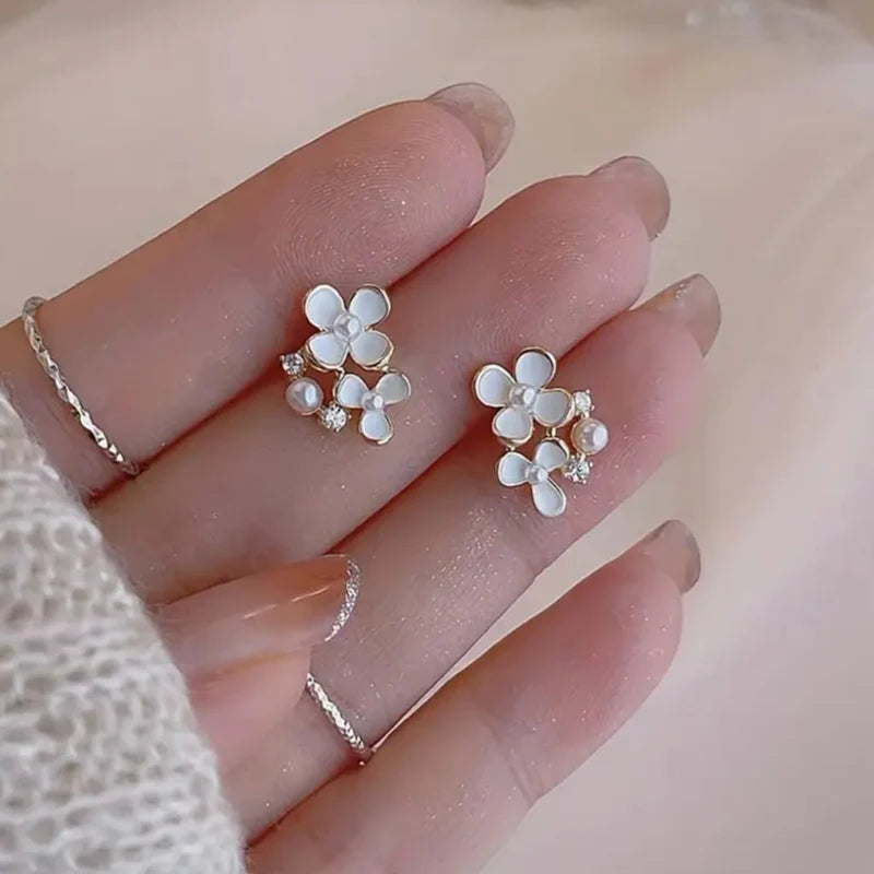 UNI-10097-1 - Flower & Pearl  - Earring