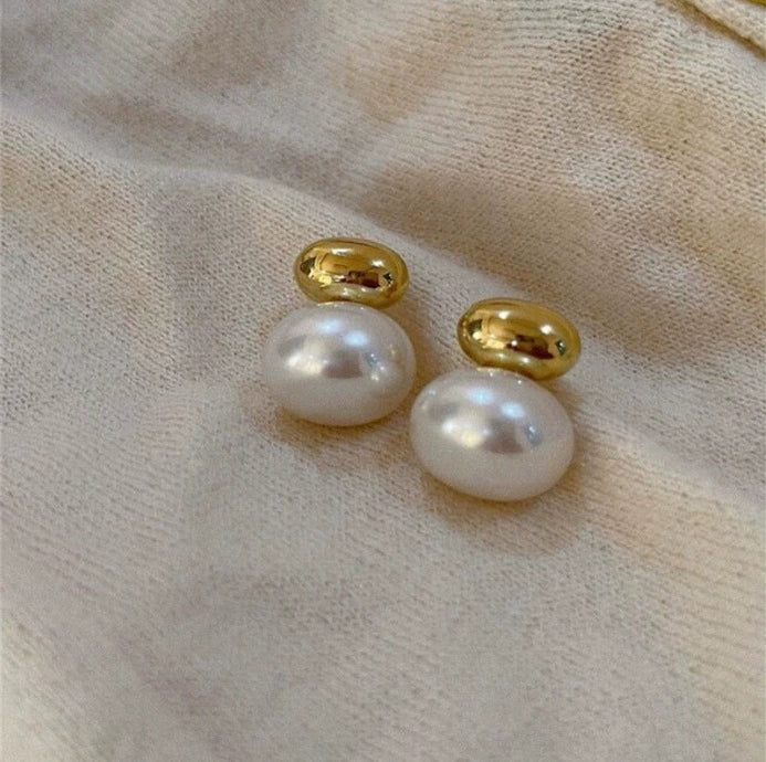 UNI-12264 - Oval Pearl & Foiled Gold - Earring