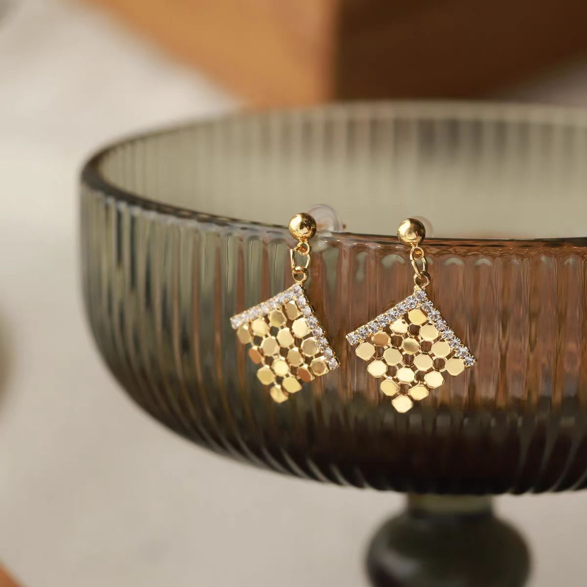 UNI-12107 - Elegant Style Gold Shiny - Earring