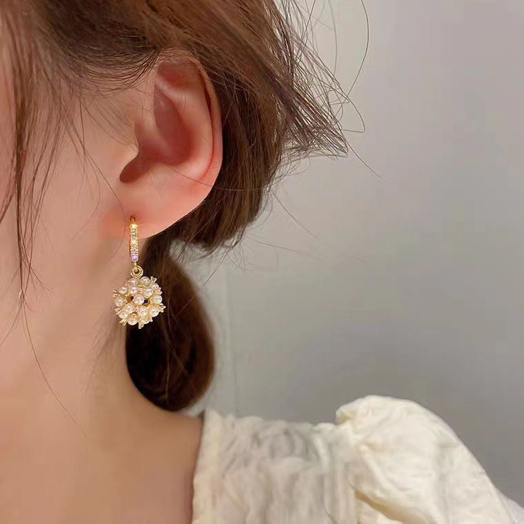 UNI-10856 - Pearl & Foiled Silver - Earring