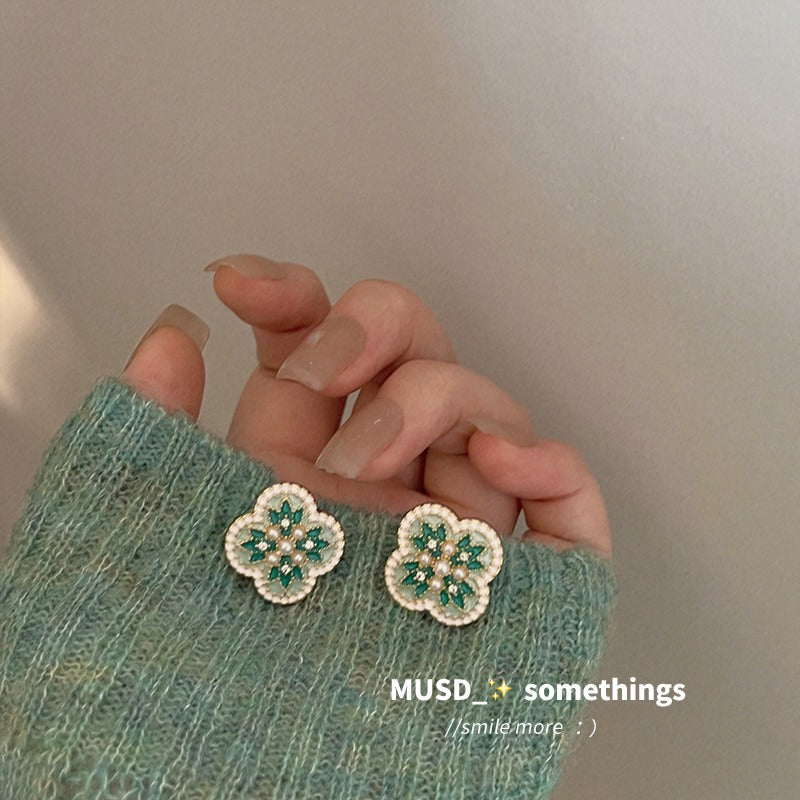 UNI- 11577 -Pearly Flower  - Earring