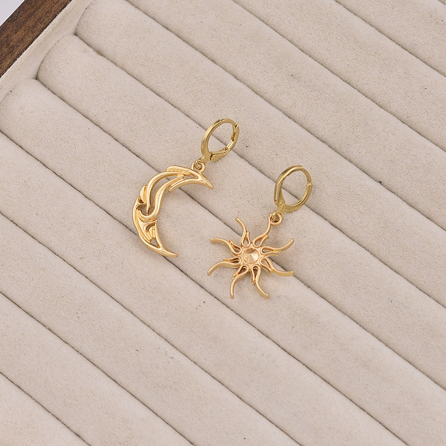 UNI-12154 - Gold Moon & Star - Earring