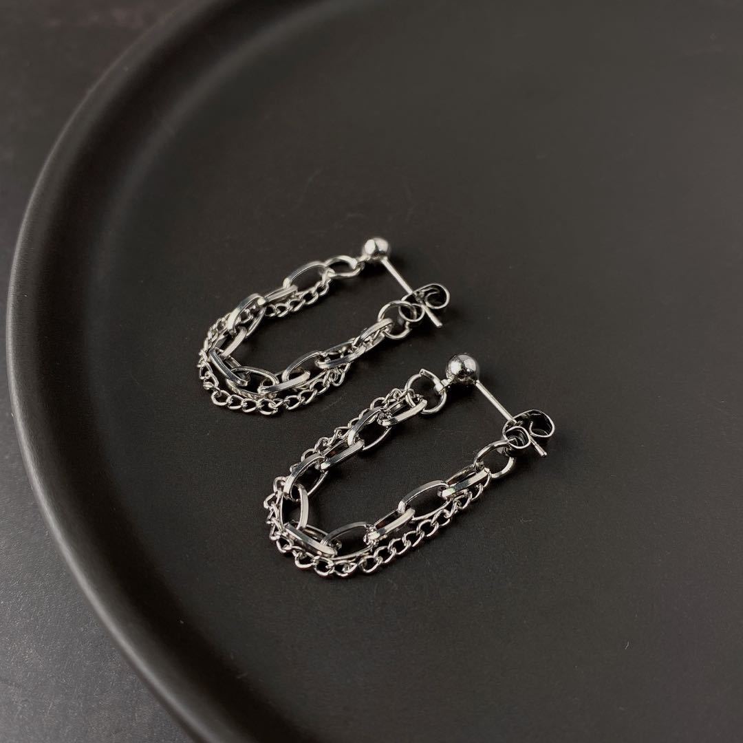 UNI-10921 - Silver Dangling Chain - Earring