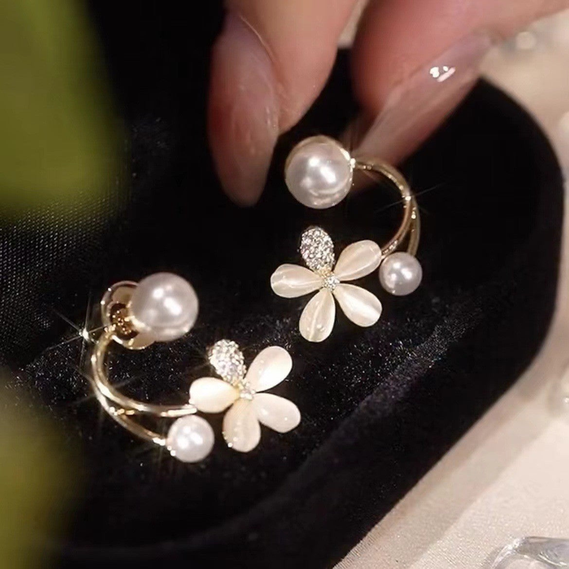 UNI-10433  - Pearl & Flower - Earring