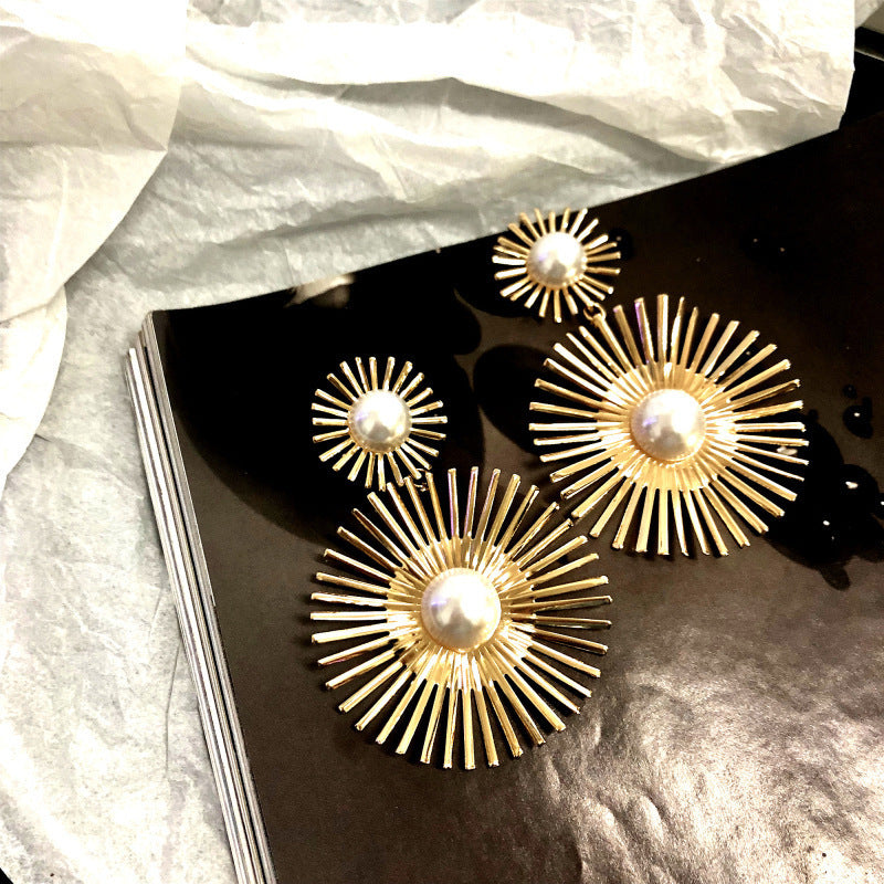 UNI-10587 - Pearl & Foiled Flower  - Earring