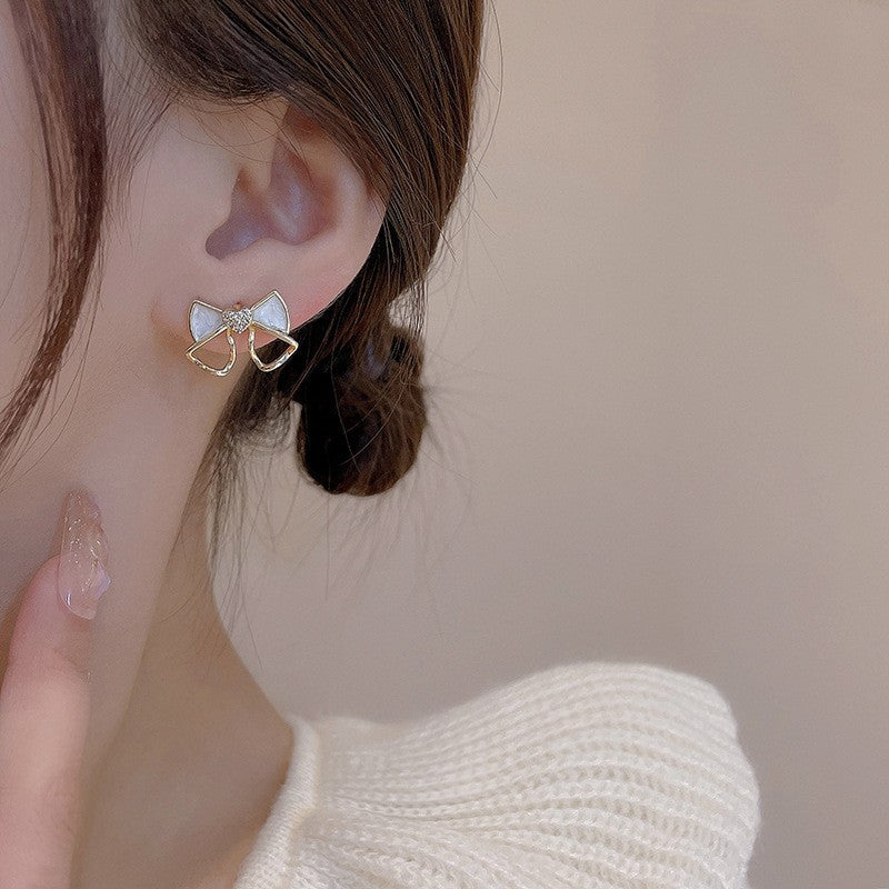 UNI-10911 -  Fancy White Bow Gold  - Earring