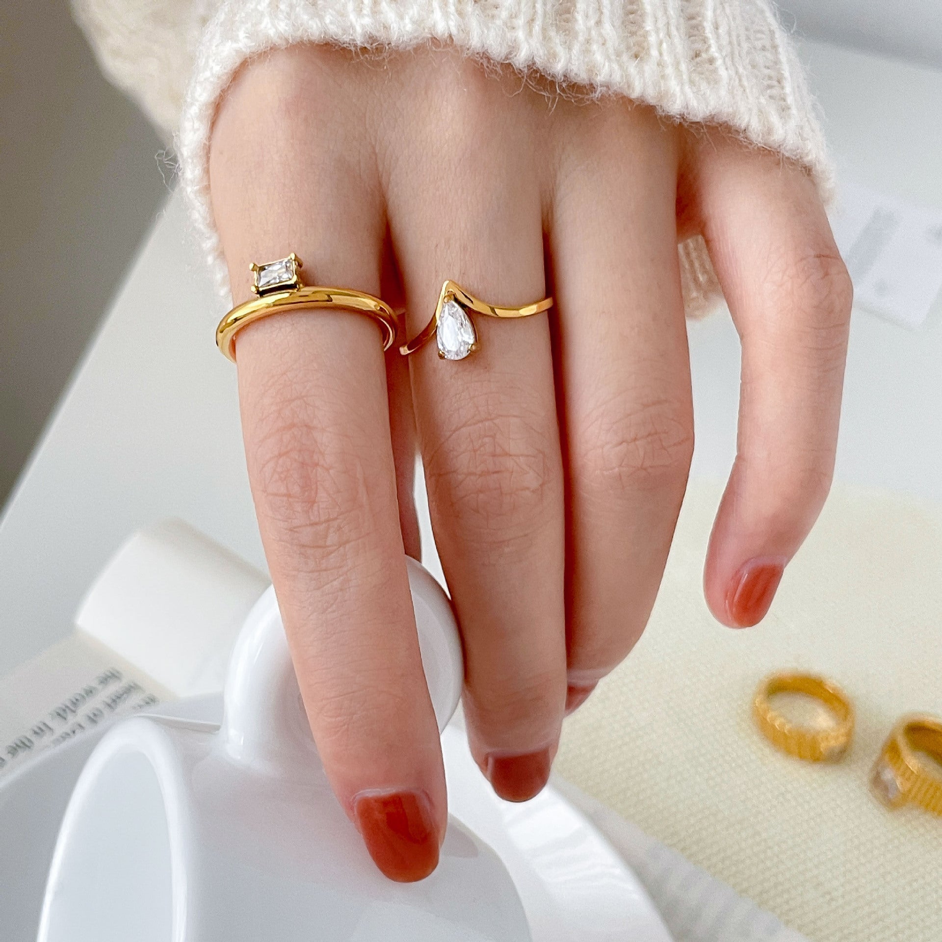 UNI-11478 - Raindrop Diamond Gold - Ring