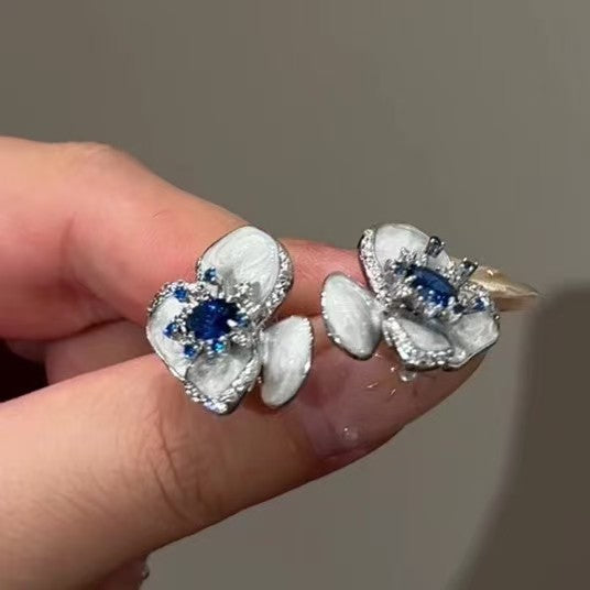 UNI-12121 - Blue Diamond White Flower - Earring