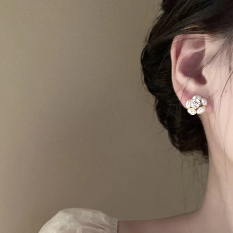 UNI-12114 - Pearly Diamond Flower - Earring