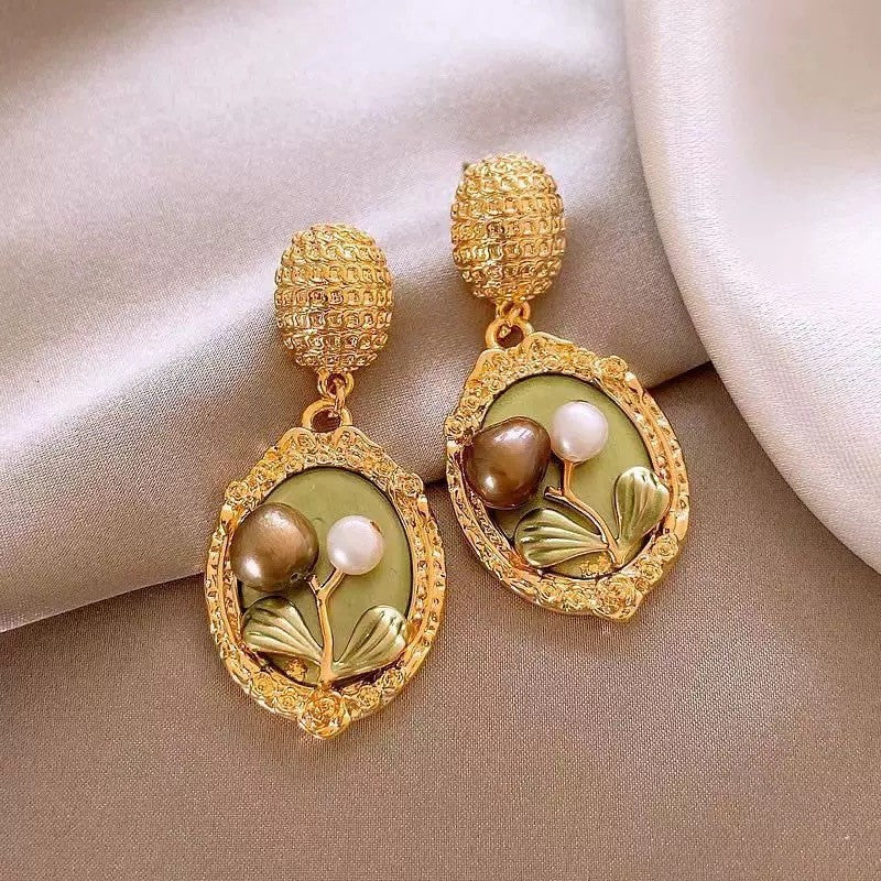 Ab Gold UNI-12055 - Retro Gold Frame - Earring – AB Wholesale
