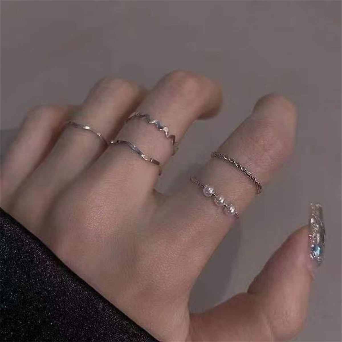 UNI-11131 - Pearl & Sleek Silver  - Ring Set Of 5