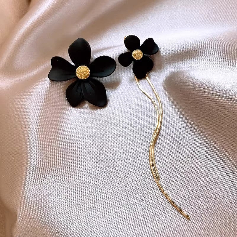 UNI-11005 - Black Flower Gold - Earrings