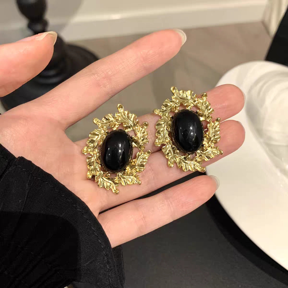 UNI-12106 - Luxury Elegant Frame Black Stone Gold - Earring