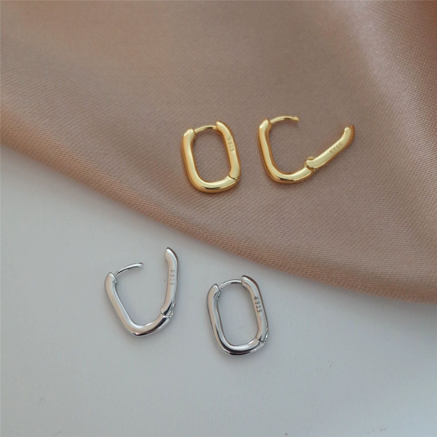 UNI- 11057-5 / 11057-6- Elegant Foiled - Earring