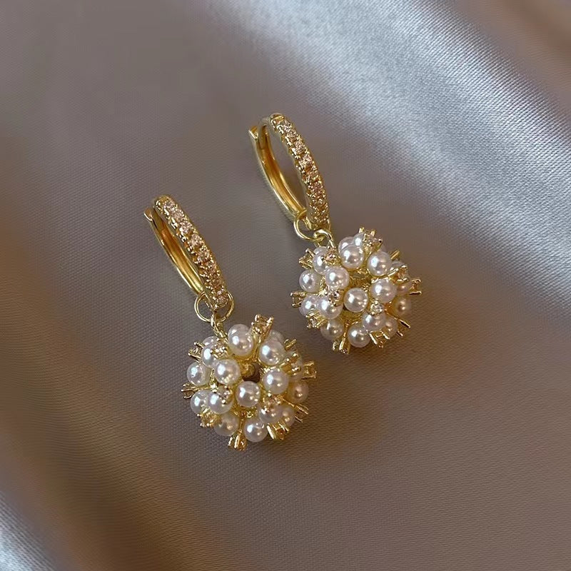 UNI-10856 - Pearl & Foiled Silver - Earring