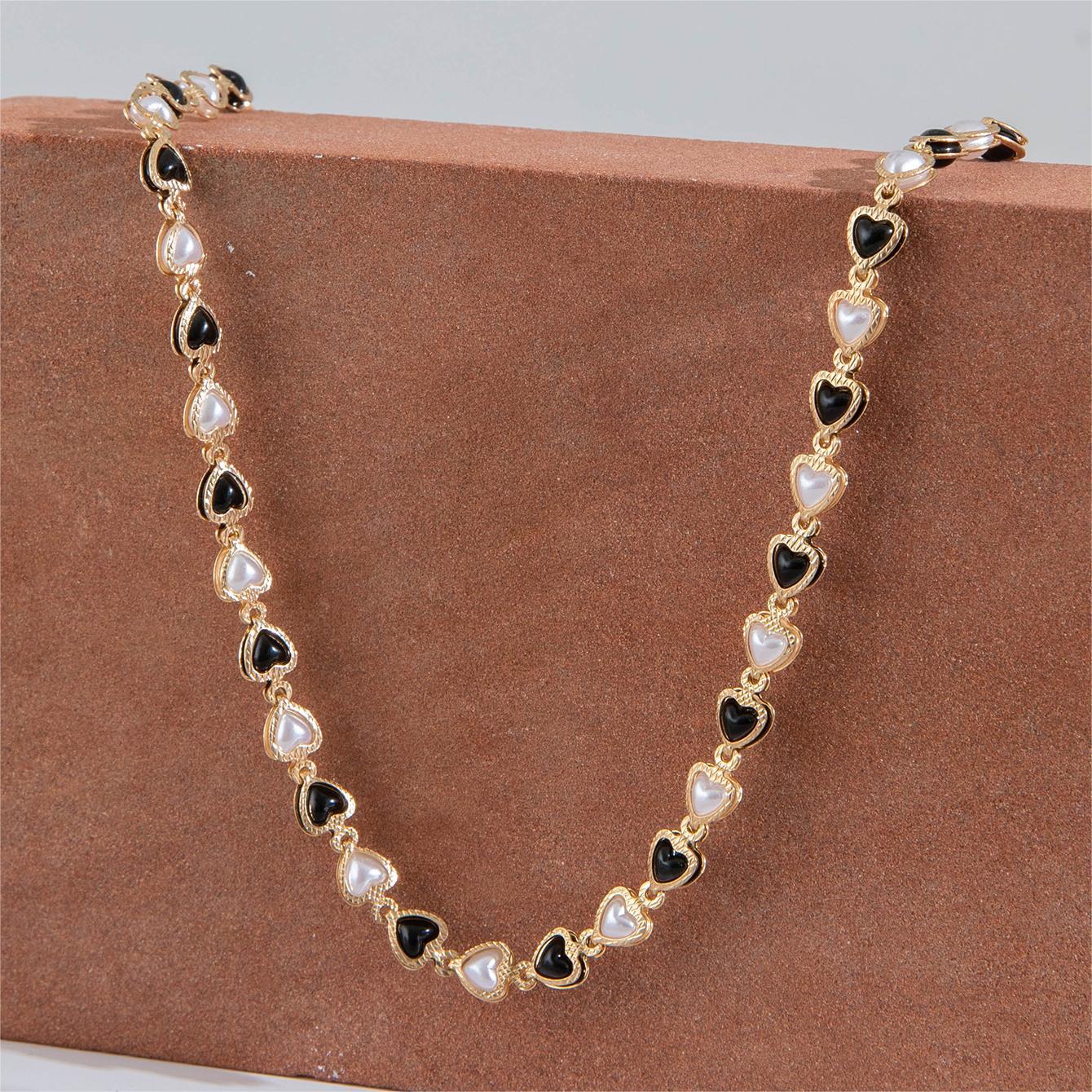 UNI-10794  - Black & White Heart Pearl - Necklace