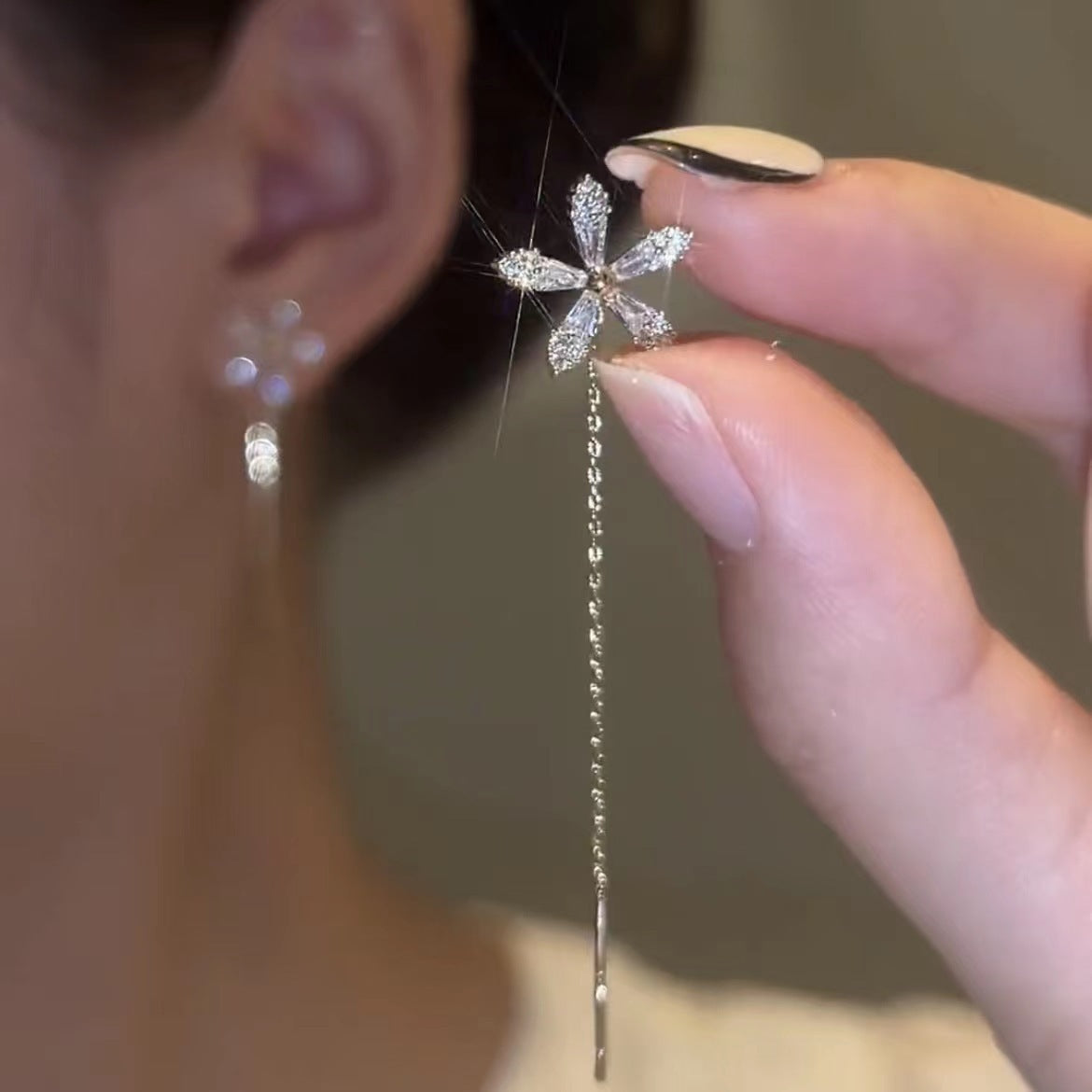 UNI-11238 - Dangling Star Silver - Earring