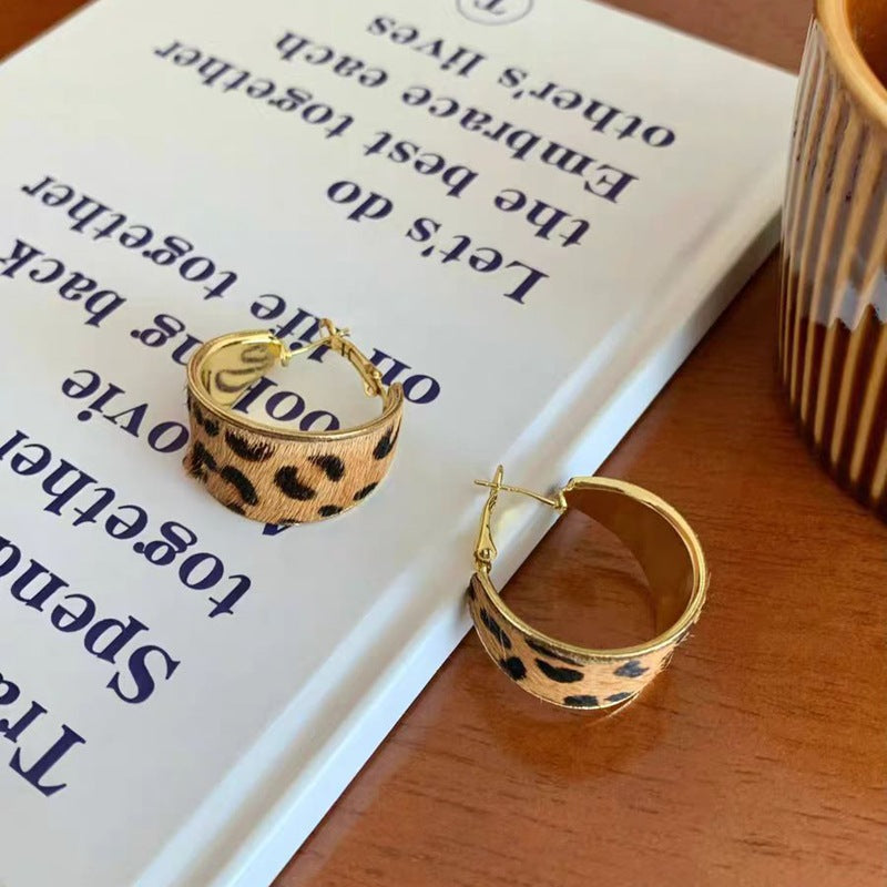 UNI-12111 - Fancy Hoop Leopard Design  Gold   - Earring