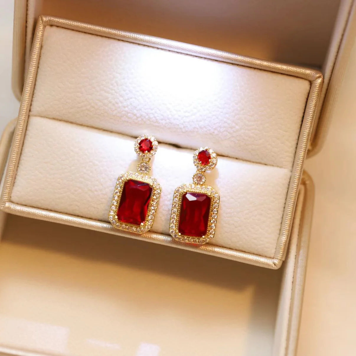 UNI-11016-2  - Red Gem Gold - Earring